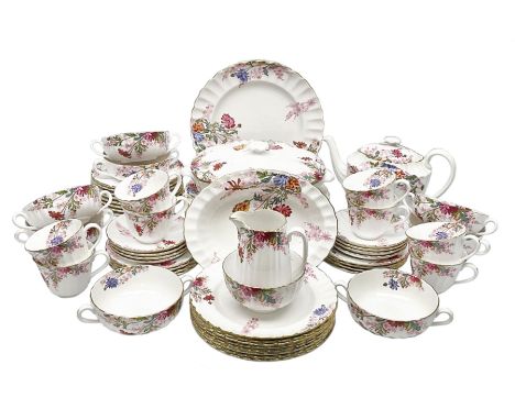 Modern Spode dinner and tea service for eight place settings, comprising dinner plates, dessert plates, side plates, twin han