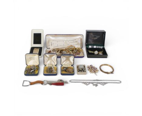 A collection of costume jewellery including Silver pendant chain, silver brooch, silver Wedgwood brooches and Pendants, Ronso