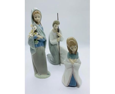 Three lladro figures 
