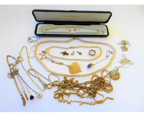 Assorted '925' and jewellery; some gold plated including gem-set pendants such as amethyst, opal doublets, garnet and two sim