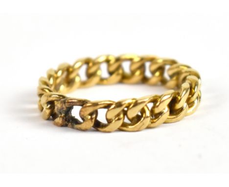 A yellow metal chain link ring, stamped 18, size G, approx 2.4g.