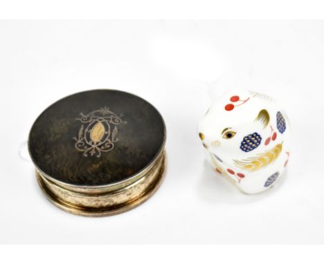 C &amp; A; a George V hallmarked silver and tortoiseshell dressing table trinket box, with wire inlay with vacant cartouche, 