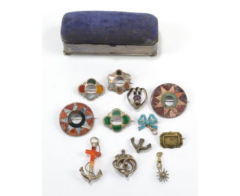 A small group of costume jewellery including white metal agate and similar semi-precious stone set brooches (one af), a Victo