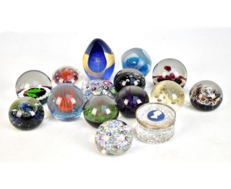 A collection of fifteen assorted paperweights, including Selkirk Glass 'Winter Dream', Okra 'Midnight Fountain', Perthshire, 