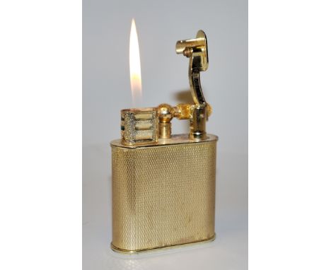 Edles Vintage-Tischfeuerzeug "Zenith 5050", funktionsfähigNostalgisches Gasfeuerzeug aus vergoldetem Metall, Gebrauchsspuren,