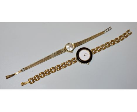 Zwei Vintage-Damenarmbanduhren: Roberta, Gold, 1960er Jahre &amp;amp; Gucci Change Bezel, 1980er Jahre, vergoldetRoberta, 14k