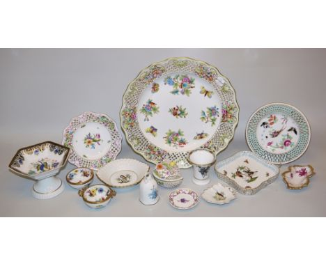 Sammlung Zierporzellane, Herend, Höchst, Hutschenreuther u.a.9 x Herend: Großer Teller Queen Victoria mit durchbrochenem Rand