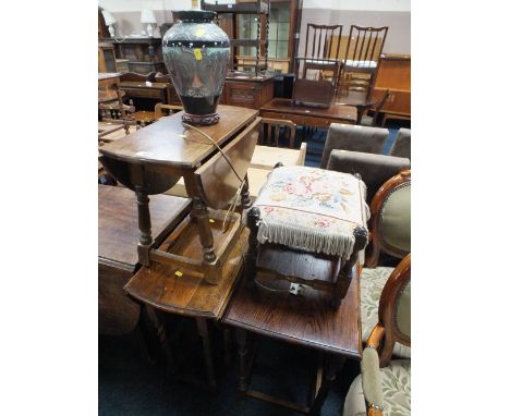 THREE ASSORTED OAK TABLES TOGETHER WITH A STOOL AND A TABLE LAMP  (5)