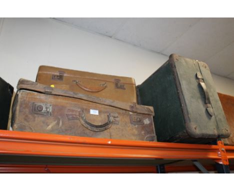 TWO VINTAGE SUITCASES TOGETHER WITH A LARGE VINTAGE TRUNK 