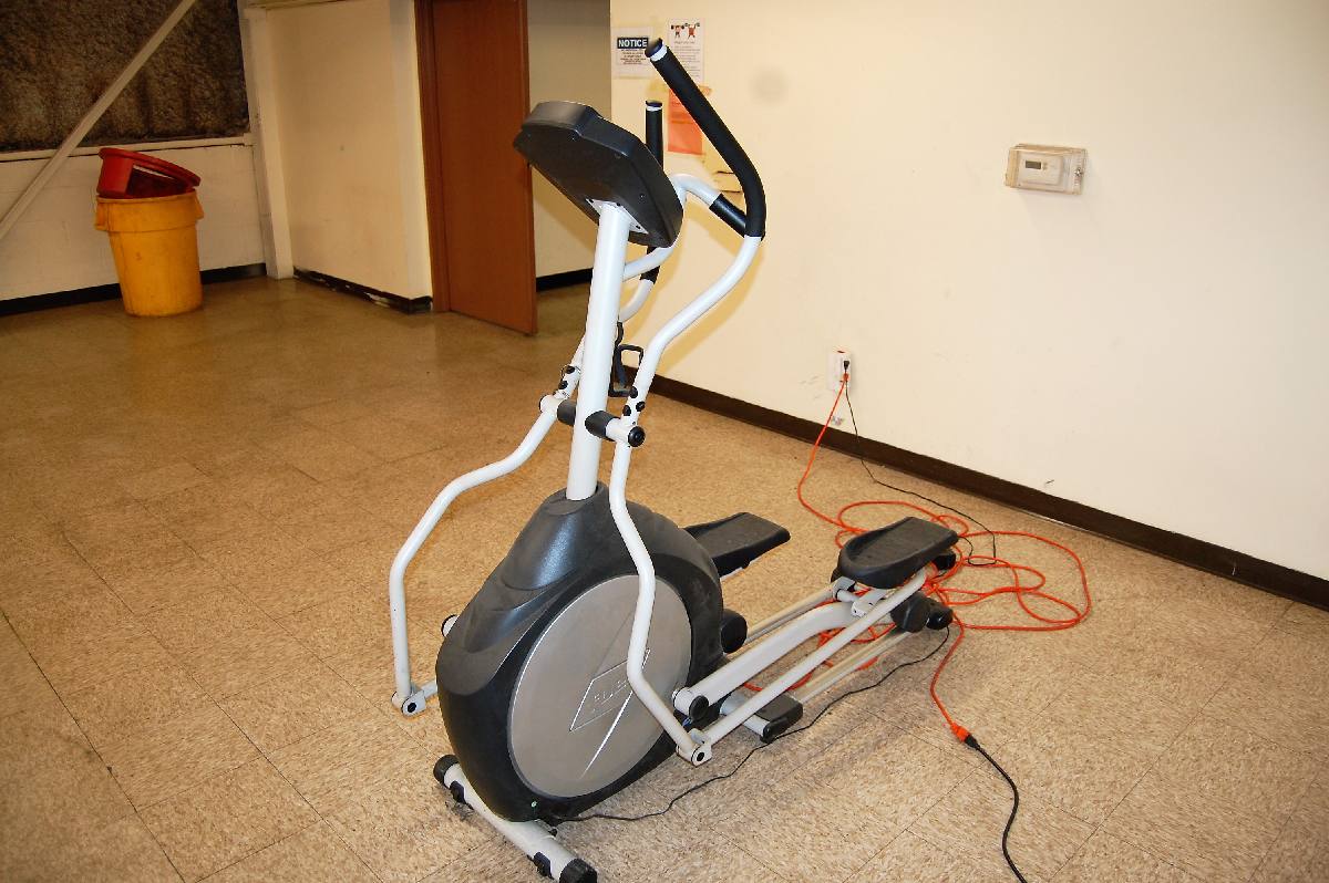 { Group of lots 569, 570, 571, 572, 573, 574 } } Model Fuel Elliptical