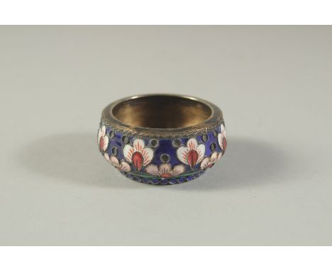 A SMALL RUSSIAN SILVER AND ENAMEL CIRCULAR SALT.