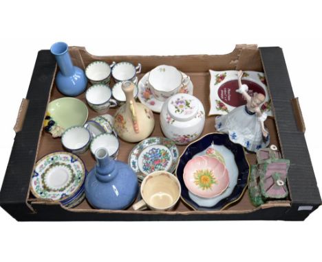 MISCELLANEOUS SMALL ORNAMENTAL CERAMICS, TO INCLUDE A SET OF SIX ROYAL DOULTON BONE CHINA POLYCHROME COFFEE CUPS AND SAUCERS