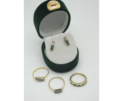 A Modern 9ct Gold Half Eternity Ring, alternate inset highlights (finger size I1/2), with matching earstuds (total weight 3gr