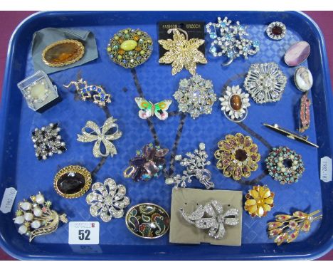 Costume Brooches and Dress Clips, including salamander, butterfly, etc :- One Tray 