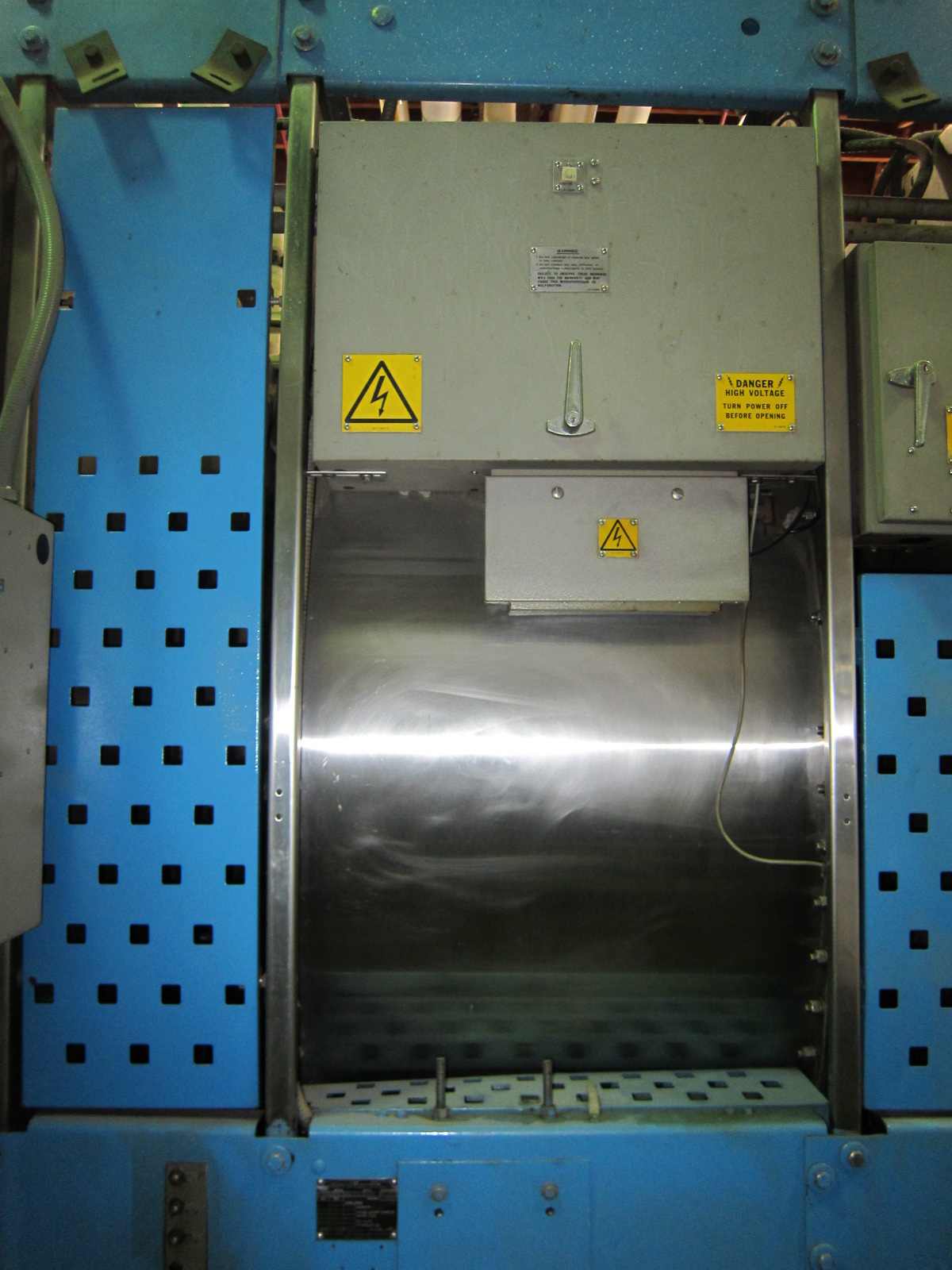 CONTINUOUS BATCH WASHER 110LB X 16 (5) POCKETS 240 VOLTS,3 PHASE 60