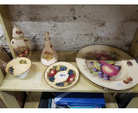 SHELF LOT OF AYNSLEY 