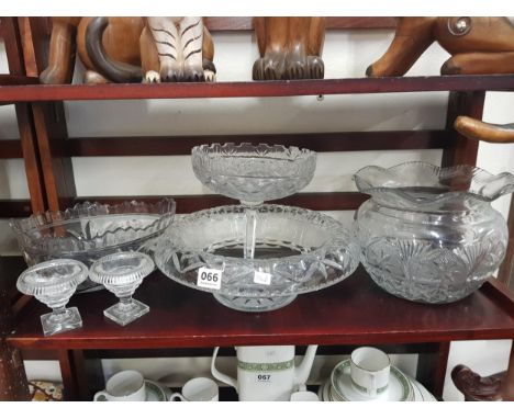 SHELF LOT OF GLASSWARE 