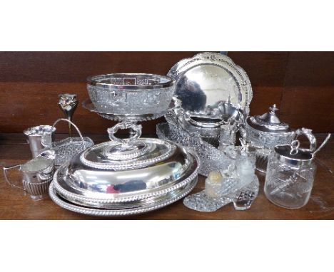 Plated ware including a bachelor's tea service, two plated tureens, a comport, a fruit bowl, a tray, a cruet set, a novelty g