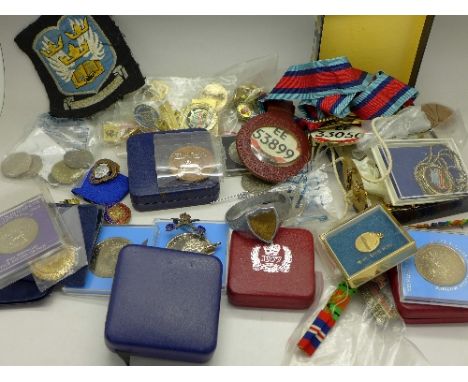 Commemorative crowns, medallions, pin badges, some relating to Retired Armed Forces and D-Day landings, two Five Pounds coins