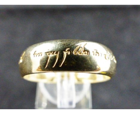 9ct gold unofficial solid Lord of the Rings ring. 7.5g, size Y