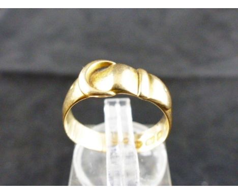 18 ct gold belt & buckle ring, Sheffield 1907. Maker Cy Bs. Size K. 3.5g.