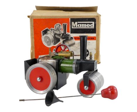 A Mamod steam roller - boxed with accessories, 22cm.