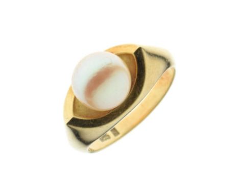 Yellow metal dress ring set large single pearl, shank stamped 585, size O, 5g gross approx  