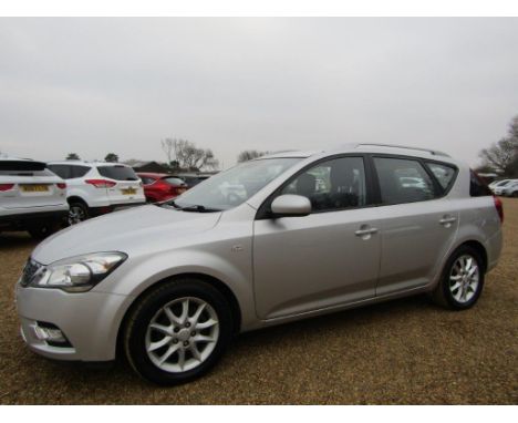 Make &amp; Model: Kia Ceed 2 CRDiDate of Reg: LC59 SZKColour: Silvercc: 1582MoT: 27-02-2022Fuel Type: DIESELMileage: 120kTran