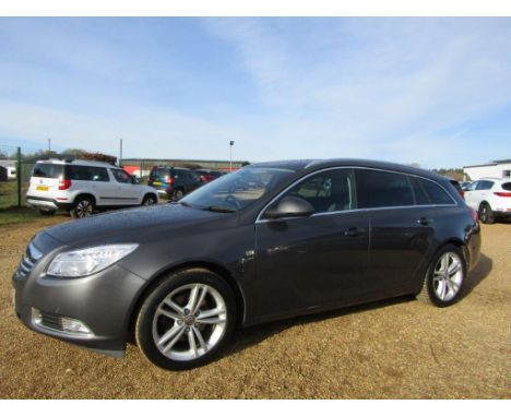 Make &amp; Model: Vauxhall Insignia SRI CDTIDate of Reg: FL11 YTRColour: Greycc: 1956MoT: 20-07-2022Fuel Type: DIESELMileage: