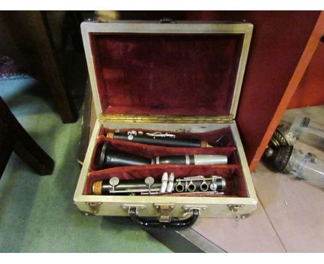 A Boosey & Hawkes clarinet 148983, cased