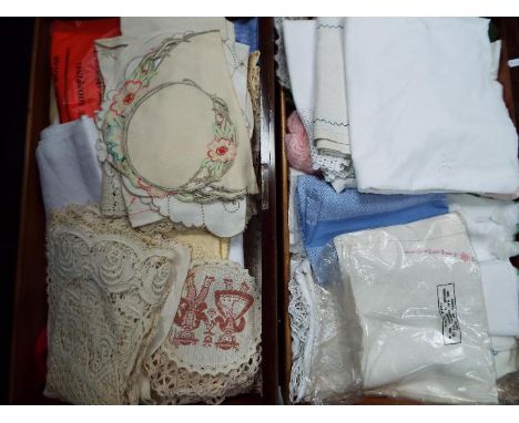 Two drawers containing a quantity of vintage linen and similar. [2]