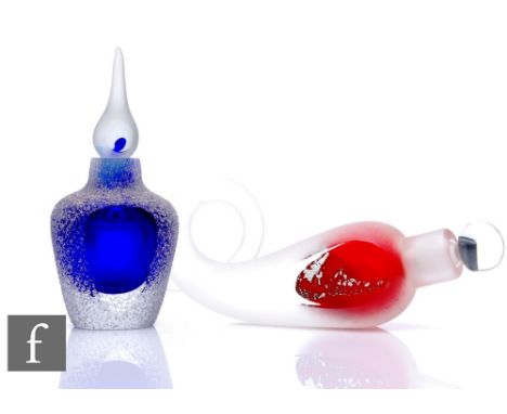 Stuart Akroyd - A contemporary studio glass Twisted Tail scent bottle, the coiled tapering body frosted and slice cut to reve