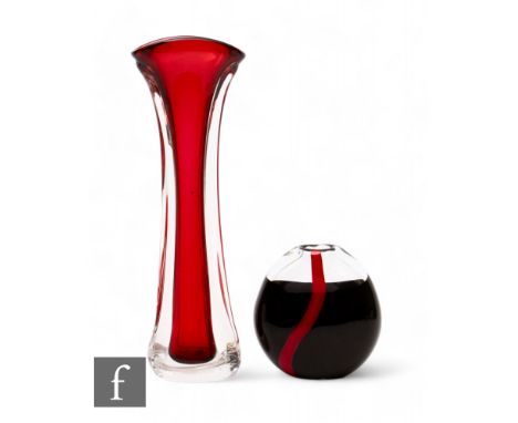 Peter Kuchinke - Seguso - A contemporary Murano glass vase of compressed ovoid form, the black core cased in clear with a con