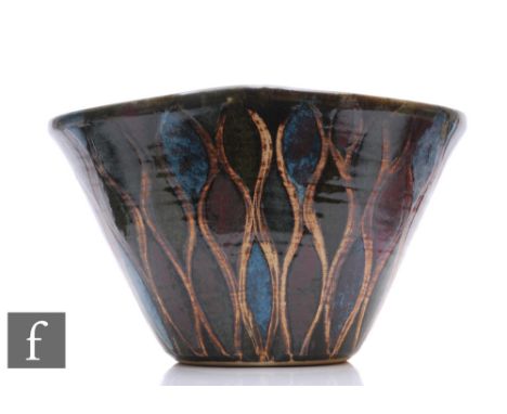 Janice Tchalenko - Dartington Pottery - A large stoneware jardiniere, of compressed crimped bucket form, sgraffito decorated 