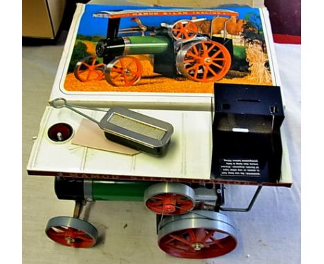 A Mamod Traction Engine TE1A, as new boxed very good condition