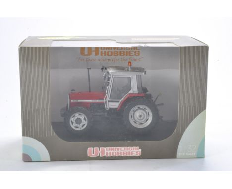 Farm model interest comprising Universal Hobbies 1/32 Massey Ferguson 3080 Tractor. Looks to be excellent and without obvious
