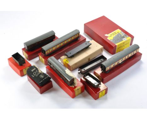 Trix Vintage Model Railway comprising various rolling stock as shown in original boxes and look to be very well preserved. 