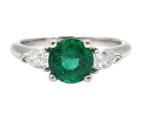 White gold round emerald and pear shaped diamond ring, emerald 1.05 carat Condition Report Size MClick here for further image