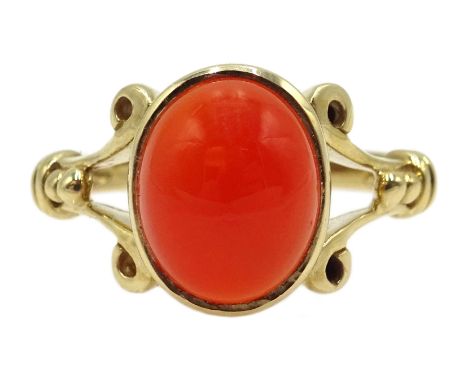 9ct gold oval cabochon carnelian ring, hallmarked Condition Report Approx 3.8gm, size NClick here for further images, conditi