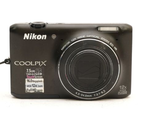 A Nikon Coolpix S6400 digital camera, boxed.