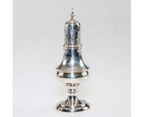 A GEORGE III SILVER PEPPERETTE, GOBEHERE & WIGAN, LONDON 1795, of baluster form, with urn finial. 15cm, 2.36 troy ounces 