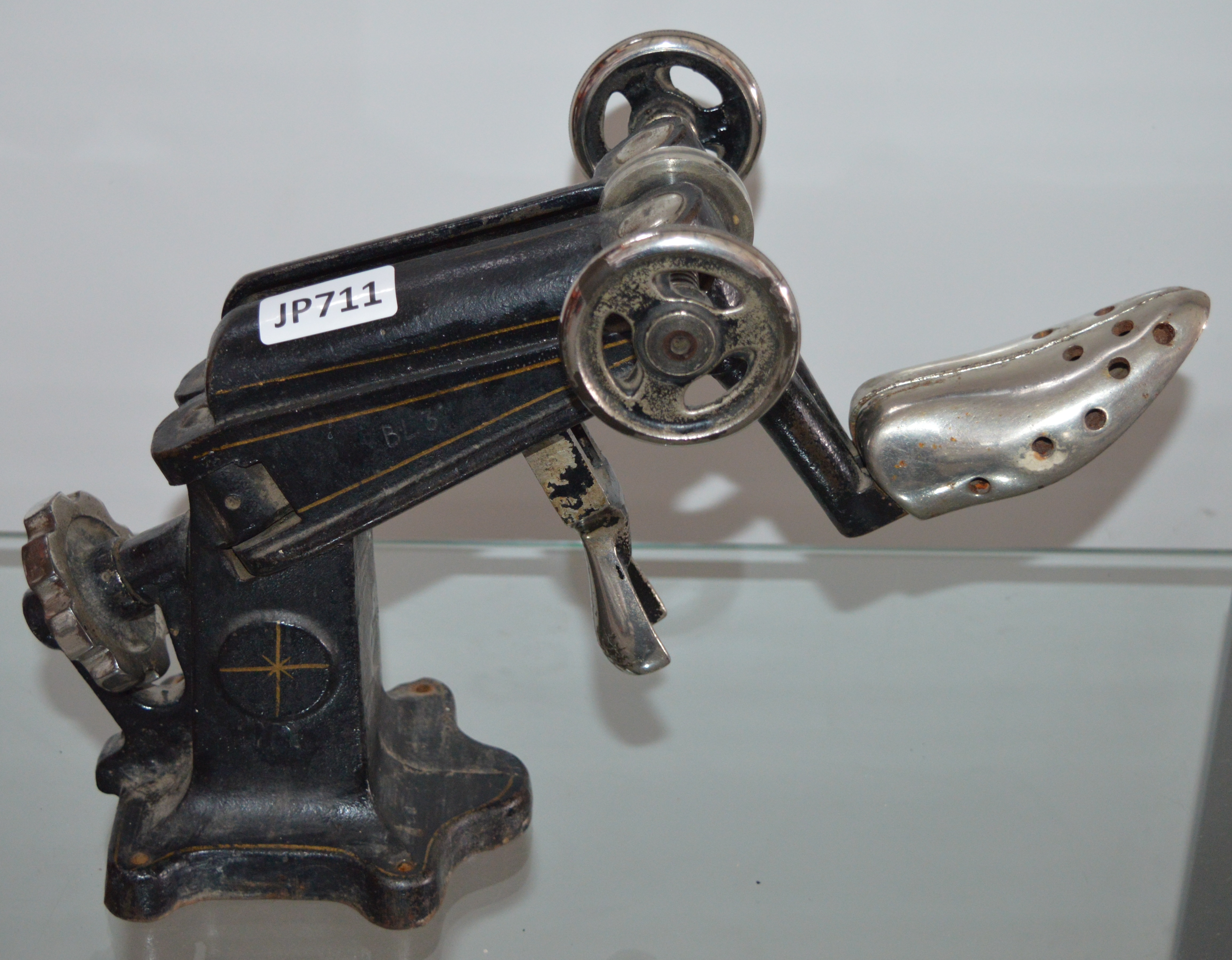 1 x Vintage Cast Iron Paragon Shoe Stretcher Circa 1930