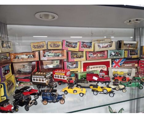 Boxed and loose die cast vintage cars by Matchbox, Solido and others