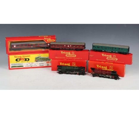 A collection of Tri-ang Railways OO gauge items, including kit-built R.388 EM2 electric locomotive kit, R.258 locomotive 'The