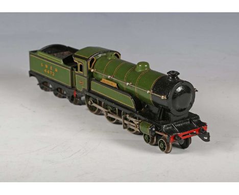 A Bing O gauge clockwork 4-6-0 locomotive 'Flying Fox' 4472 and tender in LNER green, with box, lid and key (some playwear, b