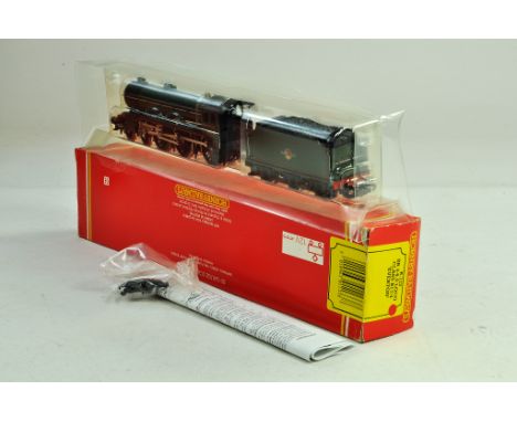 Hornby 00 Gauge Model Railway issue comprising R.133 BR Class B17 Locomotive - Everton. Appears excellent with box. 