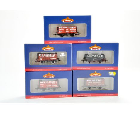 Bachmann 00 Model Railway issues comprising rolling stock wagons x 5. Appear excellent in slightly worn boxes.