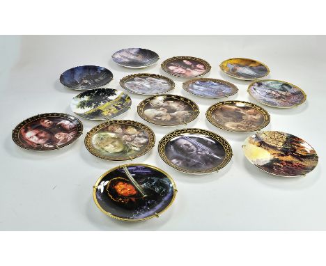 Lord of the Rings LOTR collectables comprising attractive collection of fifteen limited edition wall mountable plates. 