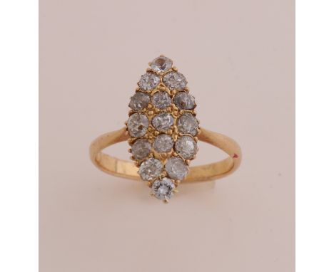 Yellow gold ring, 750/000, with diamond. Ring with a marquise-shaped head set with 14 diamonds with an old brilliant cut and 