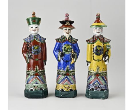 Three Chinese porcelain figures with bottom mark. First half of the 20th century? Dimensions: H 31 - 32 cm. In good condition